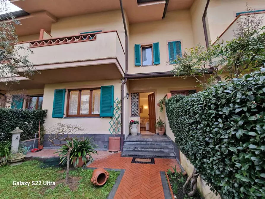 Immagine 3 di Villetta a schiera in vendita  in Via Canova a Forte Dei Marmi