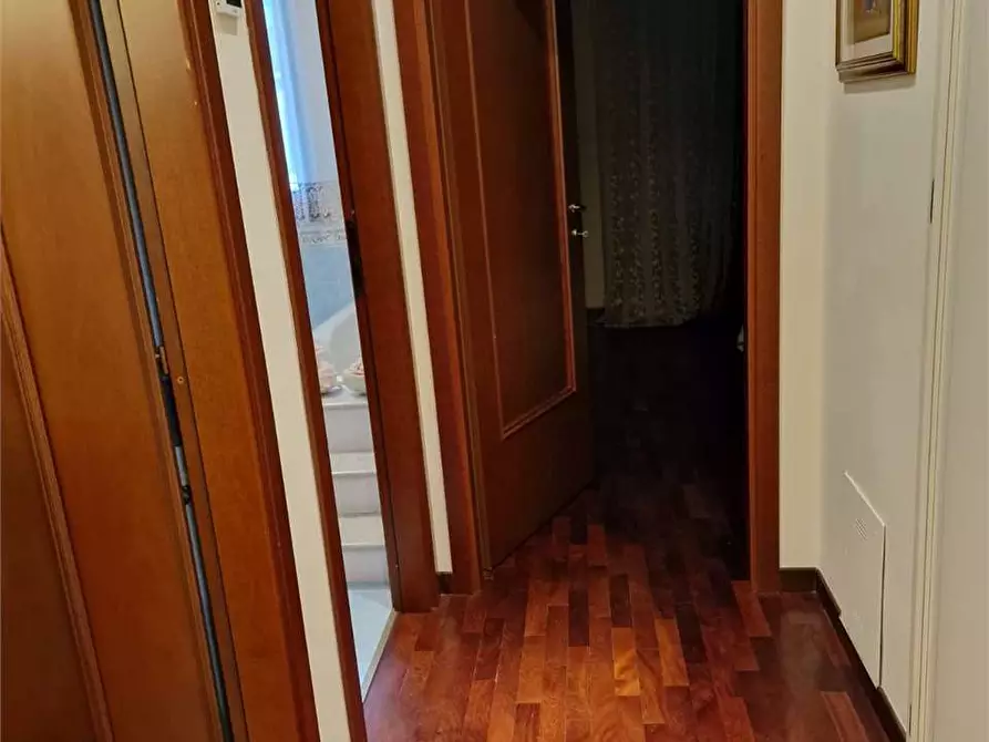 Immagine 22 di Villetta a schiera in vendita  in Via Canova a Forte Dei Marmi
