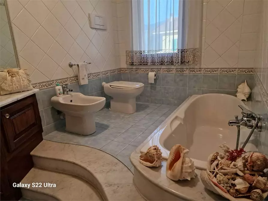 Immagine 30 di Villetta a schiera in vendita  in Via Canova a Forte Dei Marmi