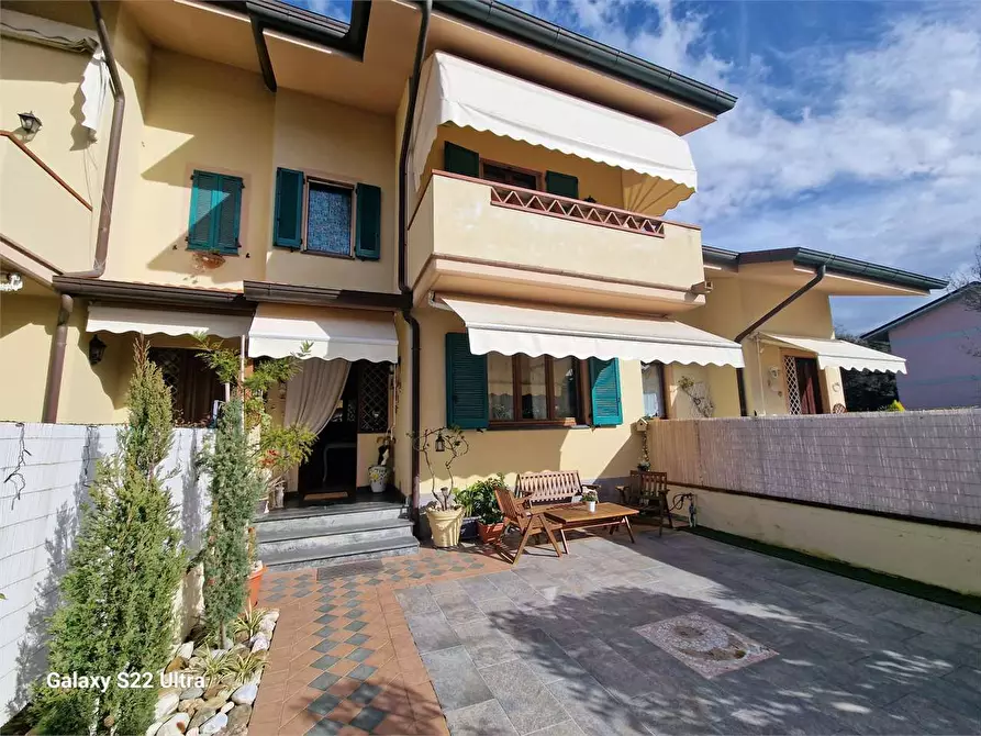 Immagine 1 di Villetta a schiera in vendita  in Via Gramsci a Forte Dei Marmi