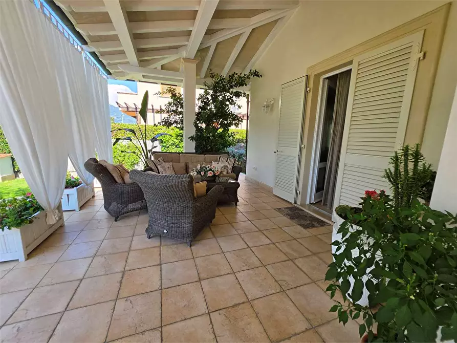 Immagine 15 di Villa in vendita  in Via Tremaiola a Pietrasanta