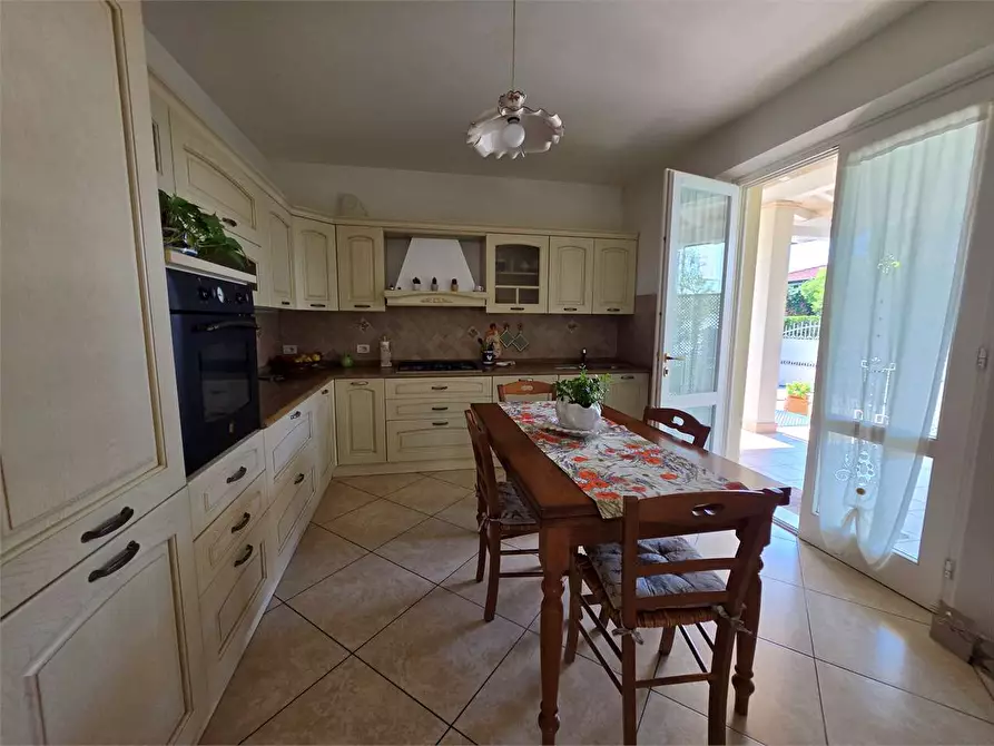 Immagine 23 di Villa in vendita  in Via Tremaiola a Pietrasanta