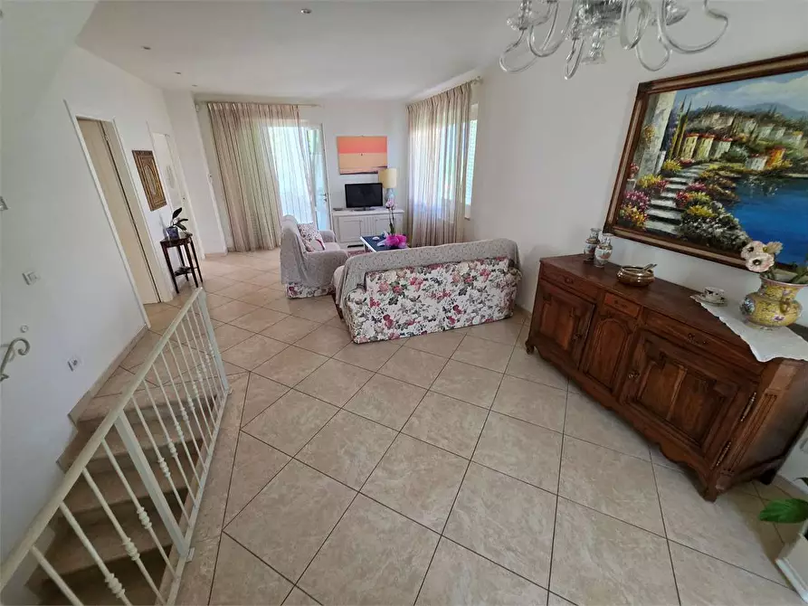 Immagine 18 di Villa in vendita  in Via Tremaiola a Pietrasanta