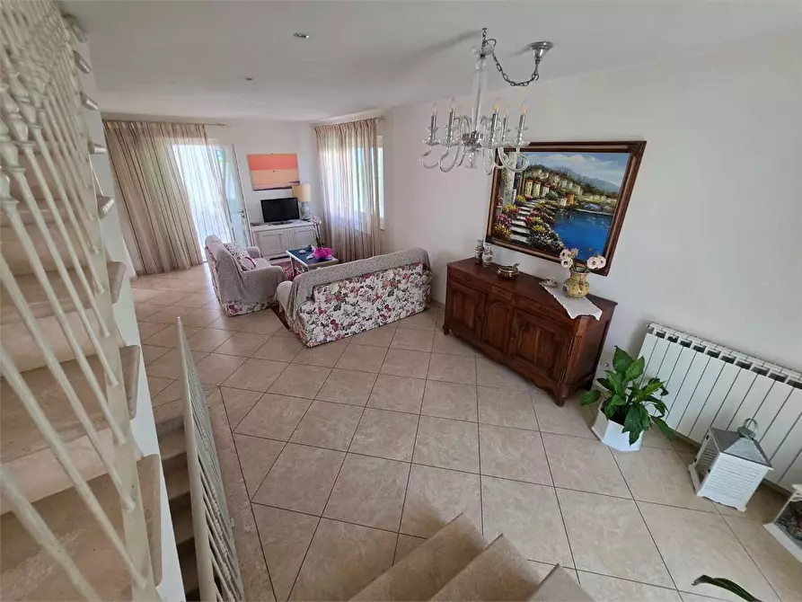 Immagine 21 di Villa in vendita  in Via Tremaiola a Pietrasanta
