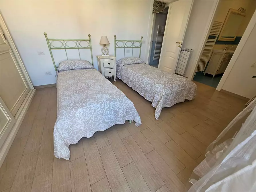 Immagine 42 di Villa in vendita  in Via Tremaiola a Pietrasanta