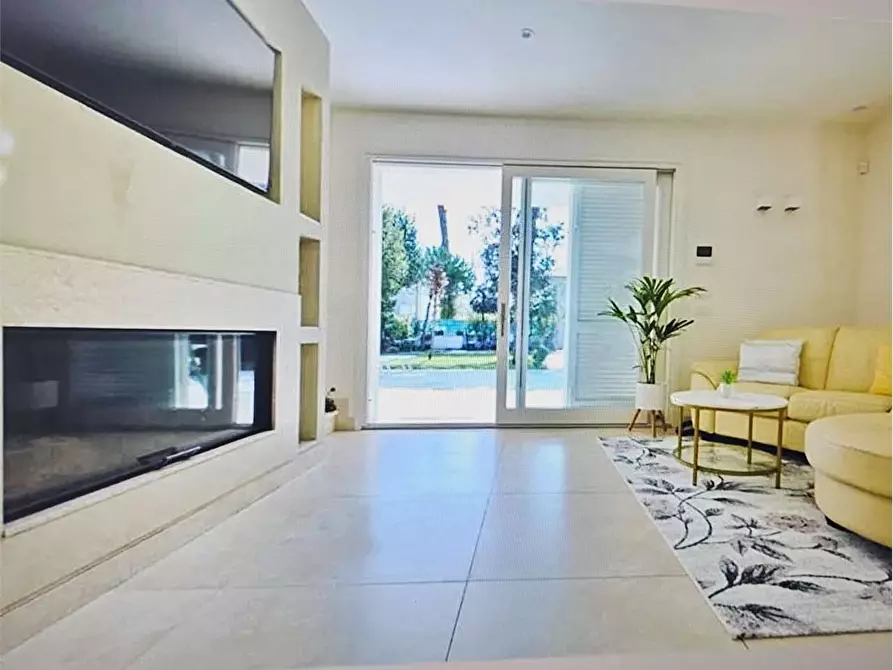 Immagine 6 di Villa in vendita  in Via Mascagni a Forte Dei Marmi