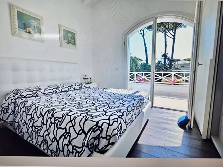 Immagine 9 di Villa in vendita  in Via Mascagni a Forte Dei Marmi