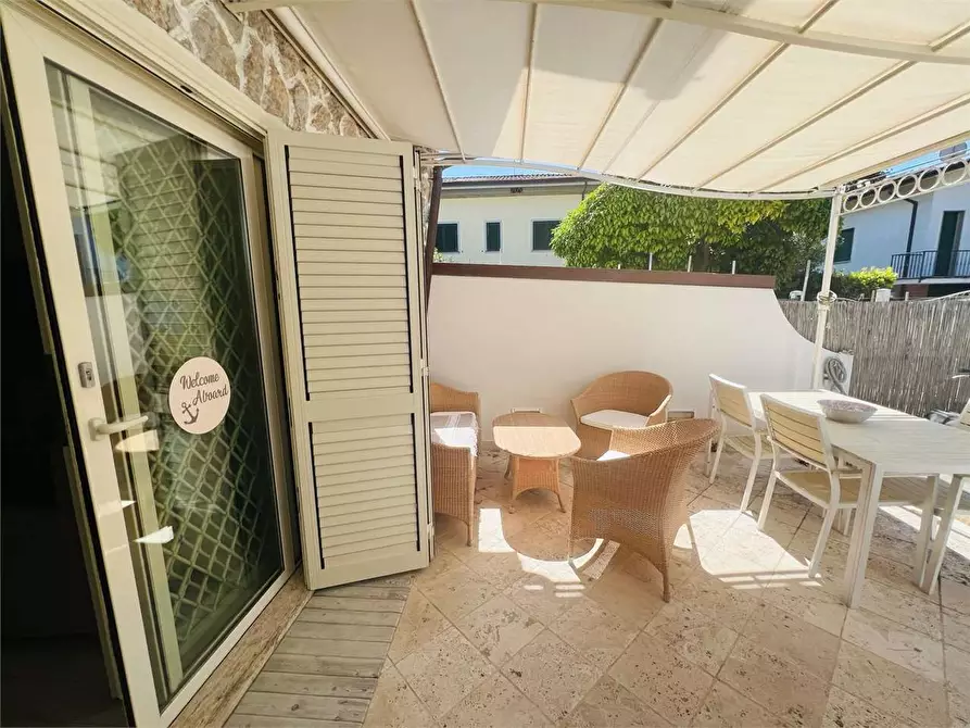 Immagine 5 di Villetta a schiera in vendita  in Via Duca D' Aosta a Forte Dei Marmi