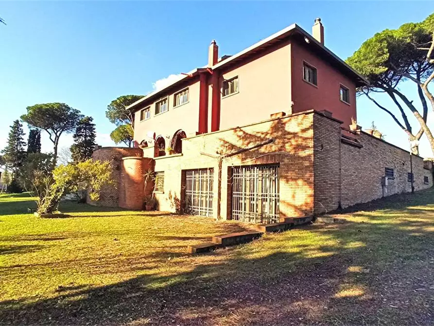 Immagine 1 di Villa in vendita  in Via Pagliarozza  a Ariccia