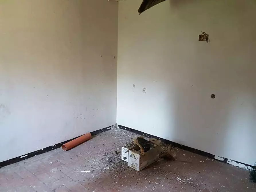 Immagine 5 di Rustico / casale in vendita  in VIA SAN VALENTINO a Osimo