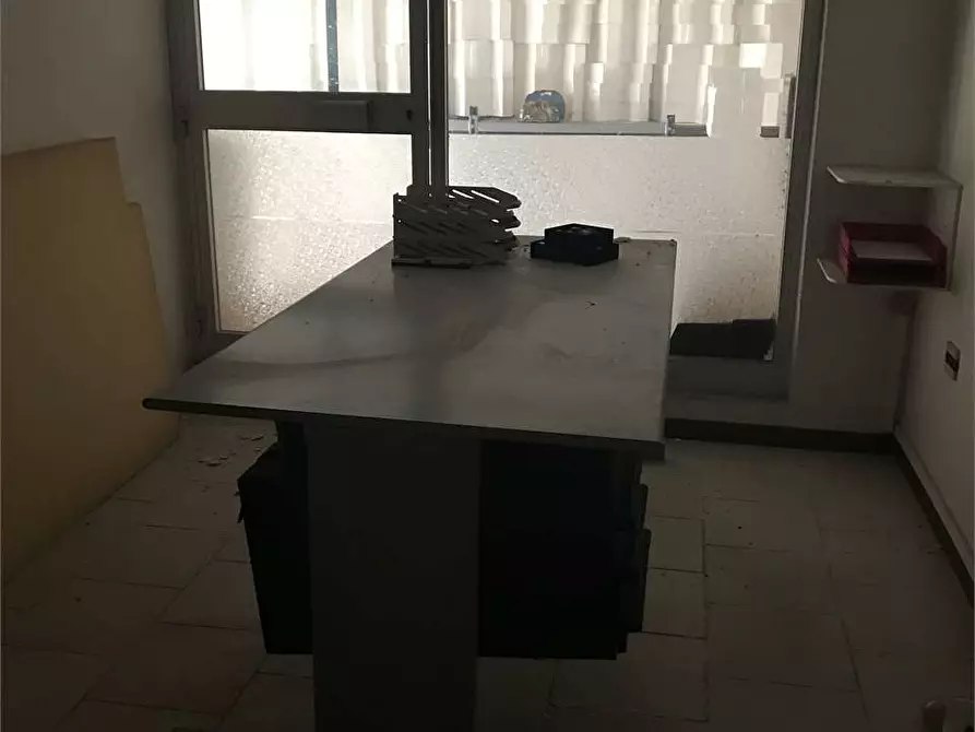 Immagine 3 di Negozio in affitto  a Castelfidardo