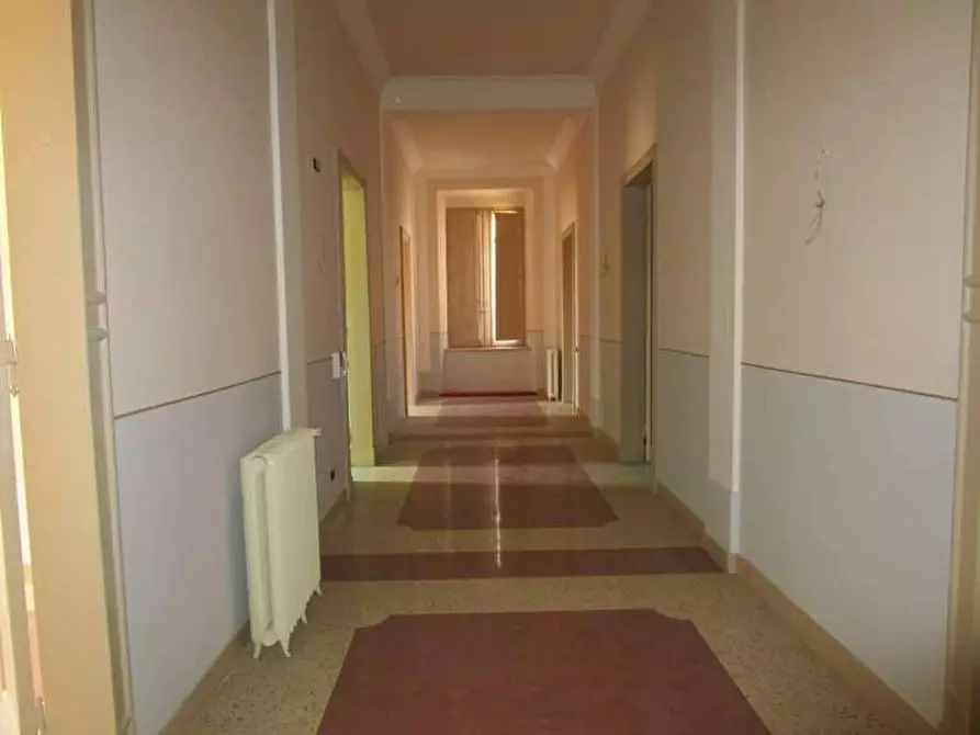 Immagine 2 di Stabile in vendita  in via iv novembre a Castelfidardo