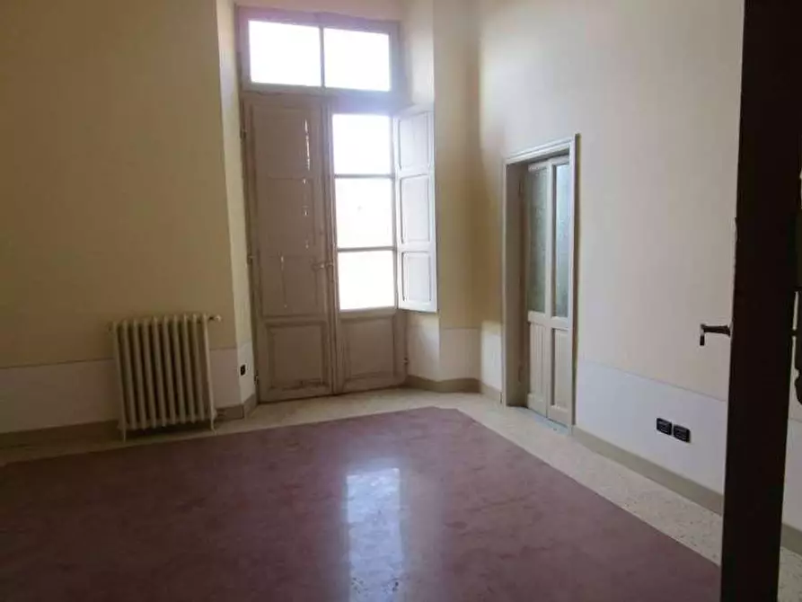 Immagine 11 di Stabile in vendita  in via iv novembre a Castelfidardo