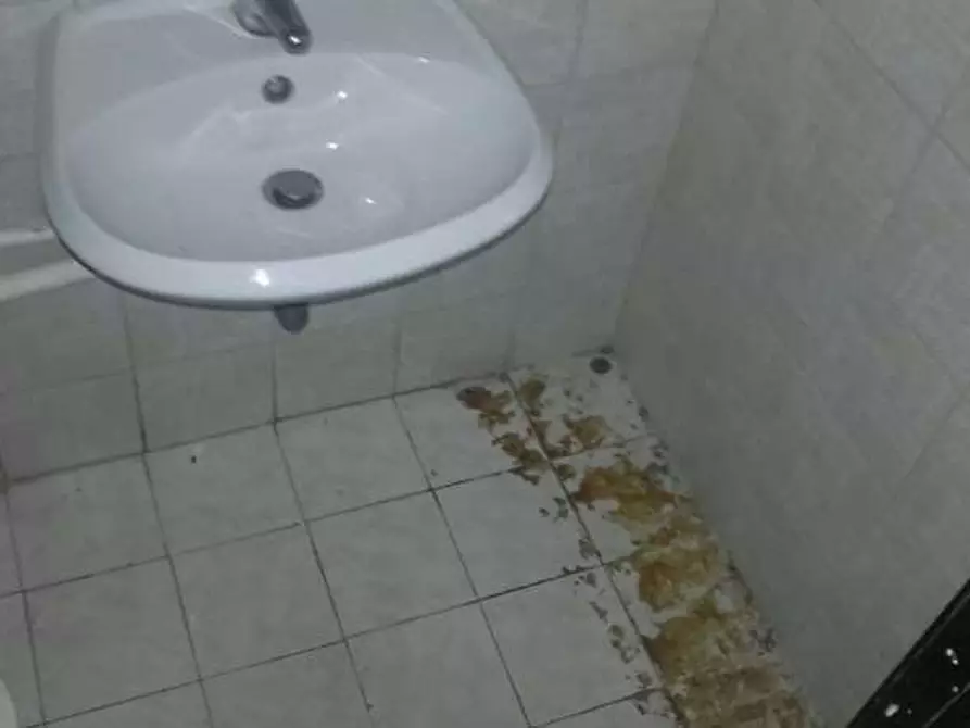 Immagine 7 di Negozio in vendita  in via goito a Ancona