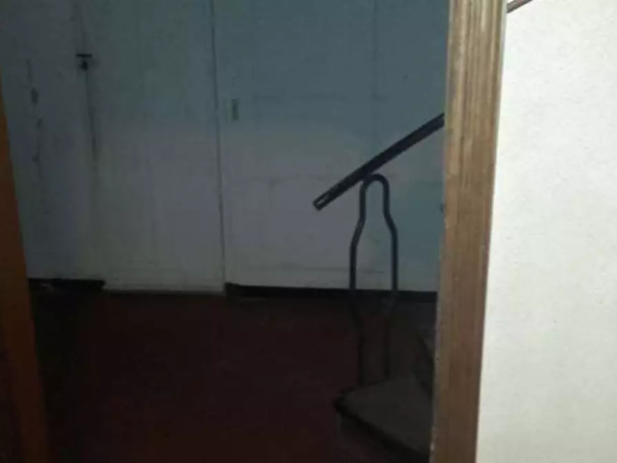 Immagine 11 di Negozio in vendita  in via goito a Ancona