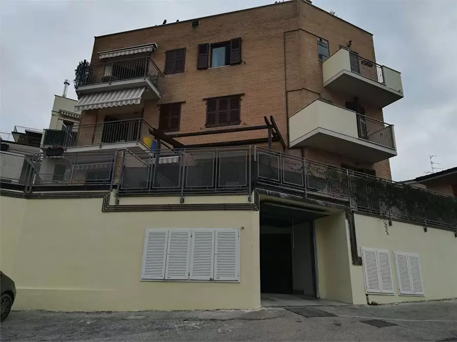 Immagine 27 di Bilocale in vendita  in via marini a Ancona