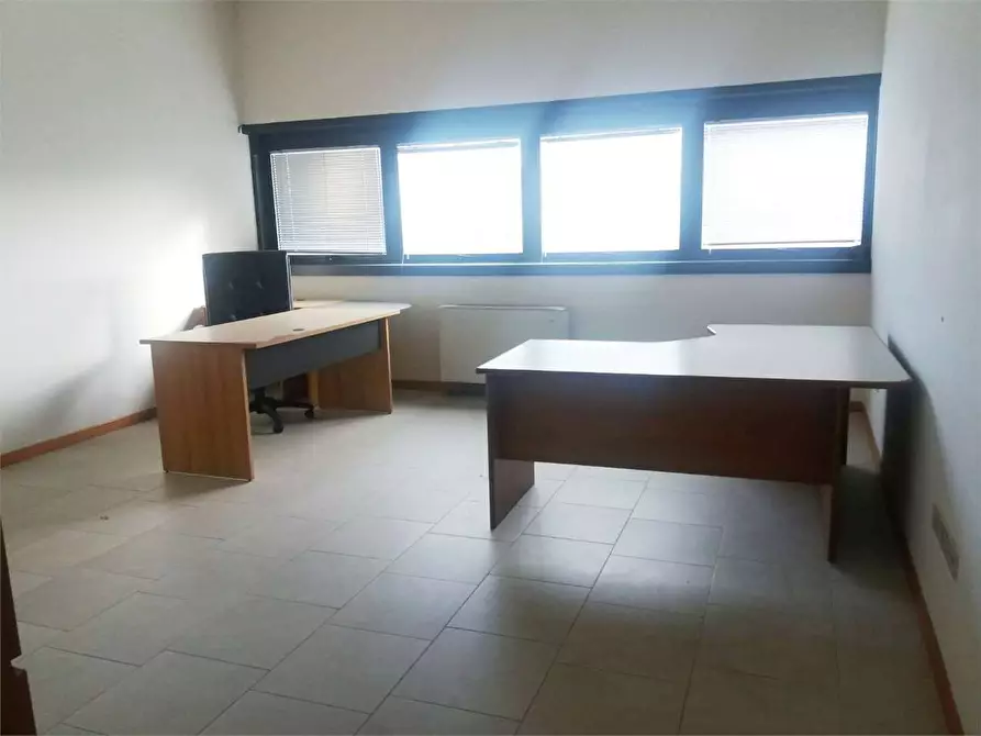 Immagine 3 di Ufficio in vendita  in via albertini a Ancona