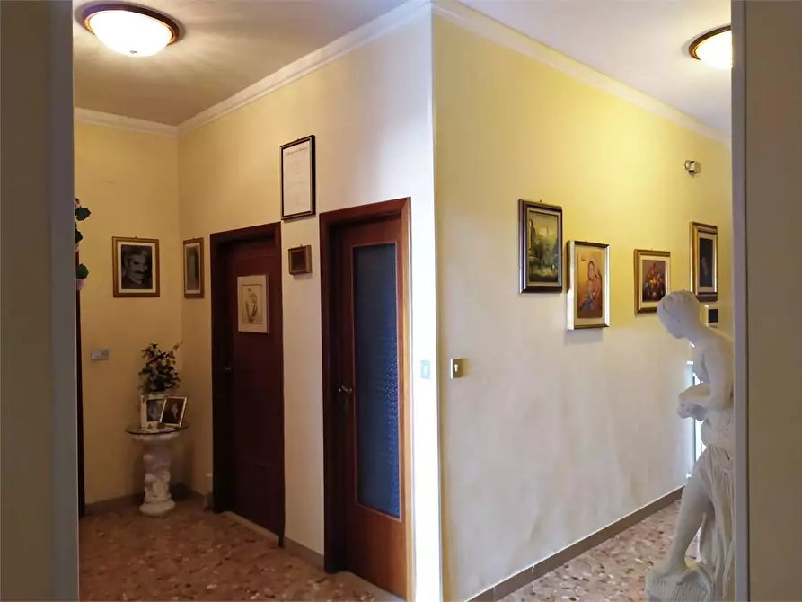 Immagine 11 di Trilocale in vendita  in Ungheria 127 a Osimo