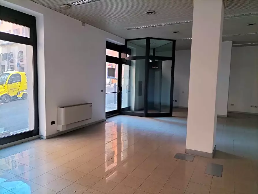 Immagine 6 di Ufficio in vendita  in VIA PODESTI a Ancona