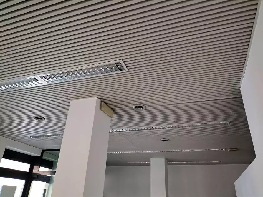 Immagine 7 di Ufficio in vendita  in VIA PODESTI a Ancona