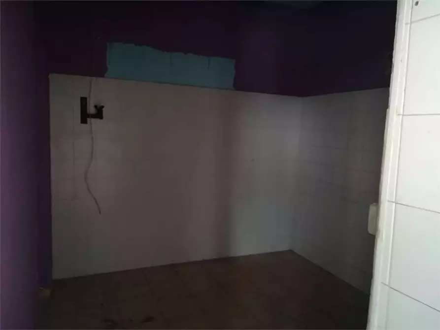 Immagine 9 di Negozio in vendita  a Ancona