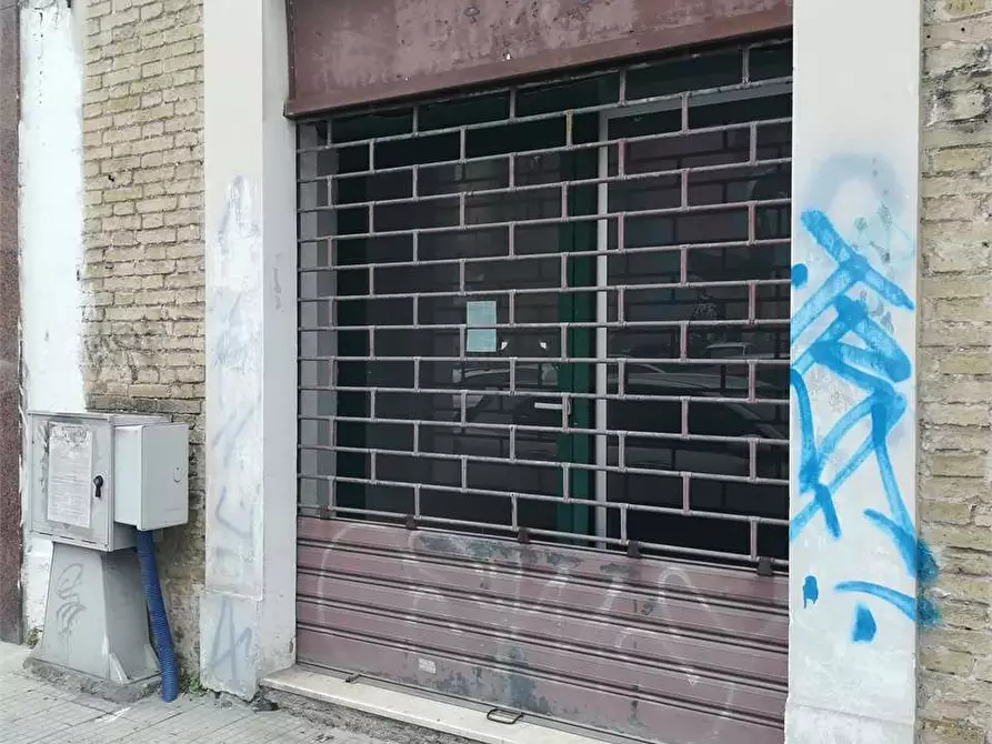 Immagine 2 di Laboratorio in vendita  in VIA MONTEBELLO a Ancona