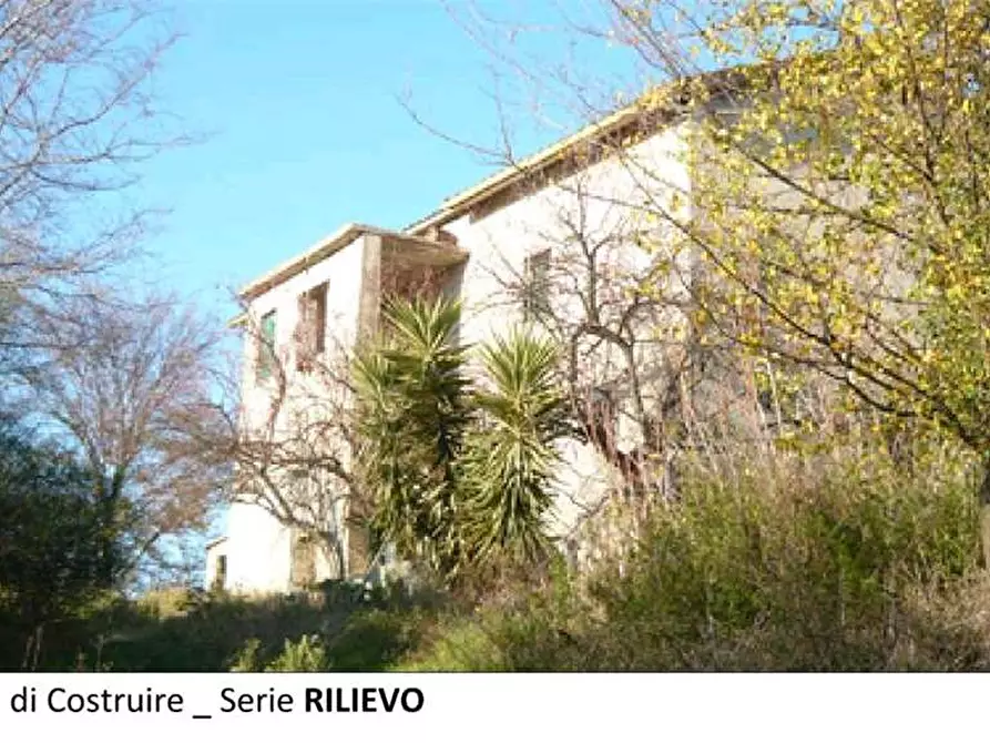 Immagine 1 di Rustico / casale in vendita  a Ancona