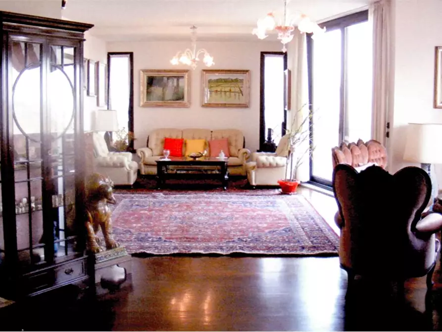 Immagine 3 di Villa in vendita  in localita' caminate a Fano