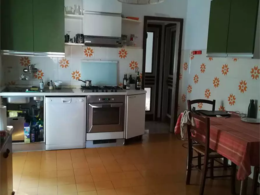 Immagine 8 di Stanza singola in affitto  a Ancona