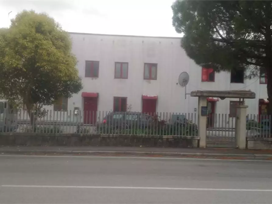 Immagine 3 di Capannone industriale in affitto  in Villa Potenza a Macerata