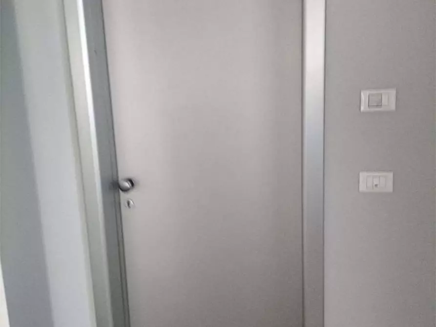 Immagine 14 di Ufficio in affitto  in GHINO VALENTI a Ancona