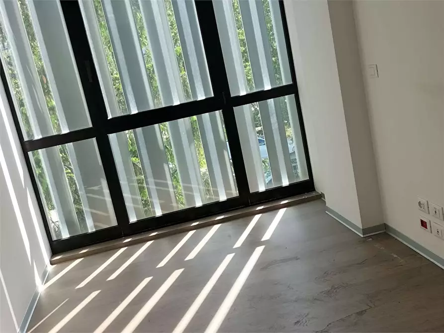 Immagine 17 di Ufficio in affitto  in GHINO VALENTI a Ancona