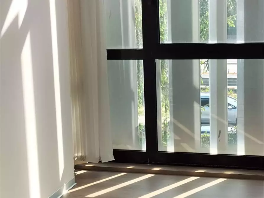 Immagine 7 di Ufficio in affitto  in via VALENTI a Ancona