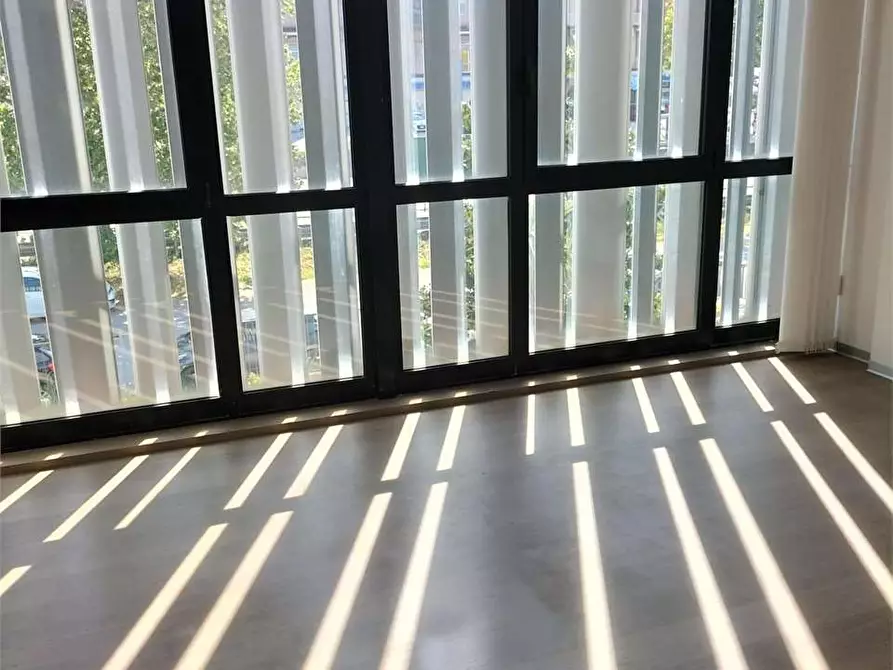 Immagine 2 di Ufficio in affitto  in via VALENTI a Ancona