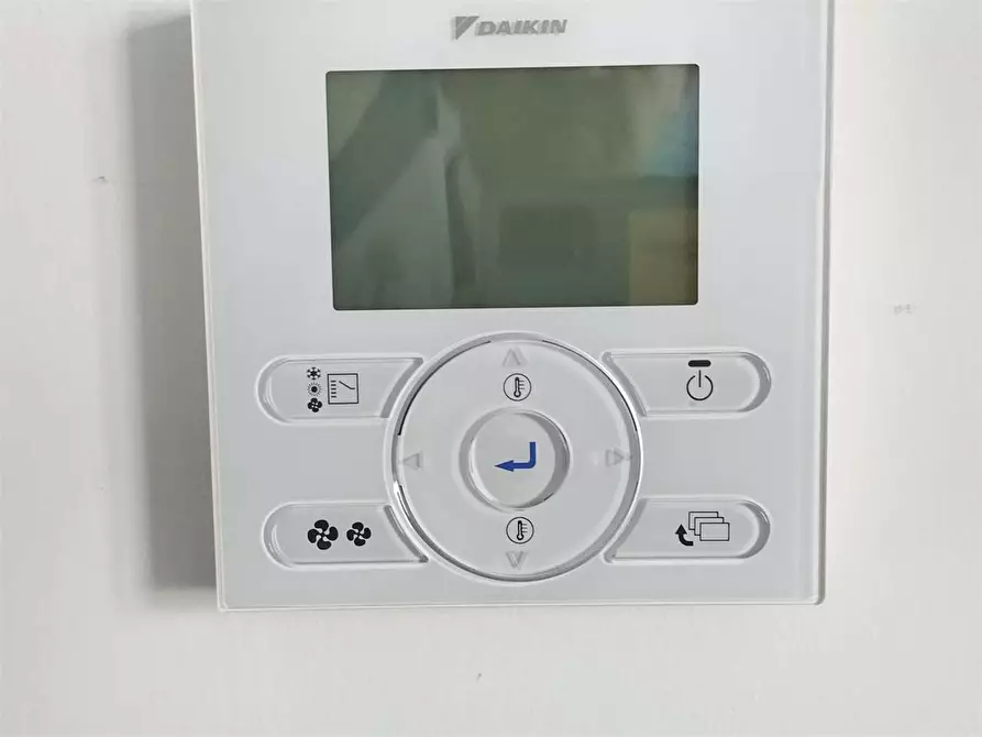 Immagine 16 di Ufficio in affitto  in via VALENTI a Ancona