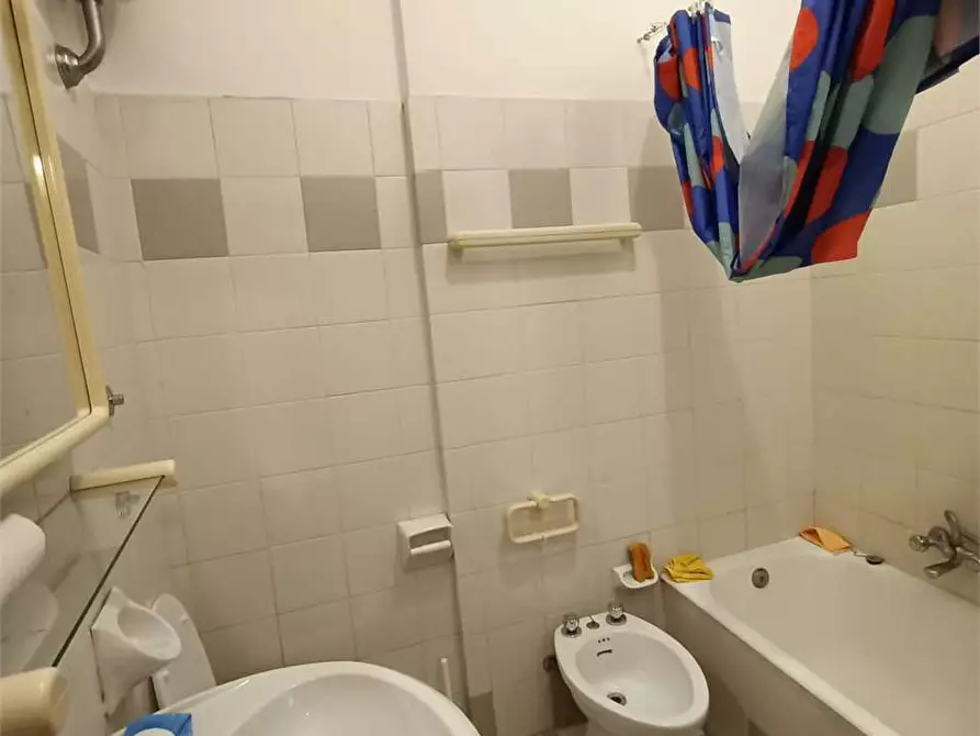 Immagine 7 di Trilocale in affitto  in VIA ASTAGNO 46 a Ancona