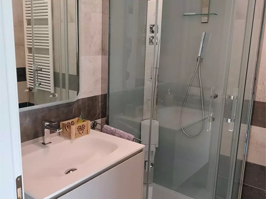 Immagine 13 di Appartamento in vendita  in VIA SARAGAT a Ancona