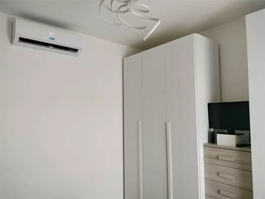 Immagine 21 di Appartamento in vendita  in VIA SARAGAT a Ancona