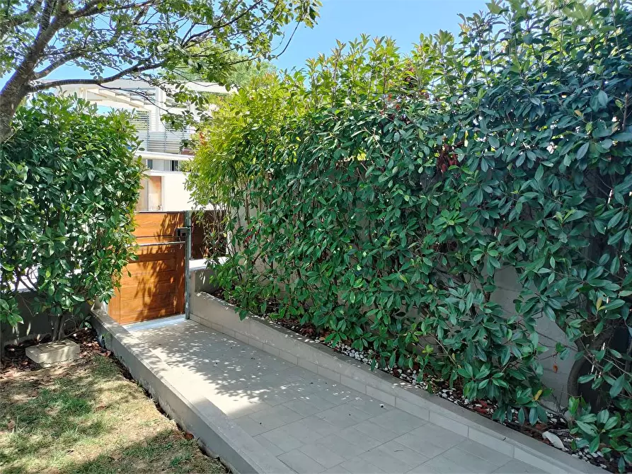 Immagine 32 di Appartamento in vendita  in VIA SARAGAT a Ancona