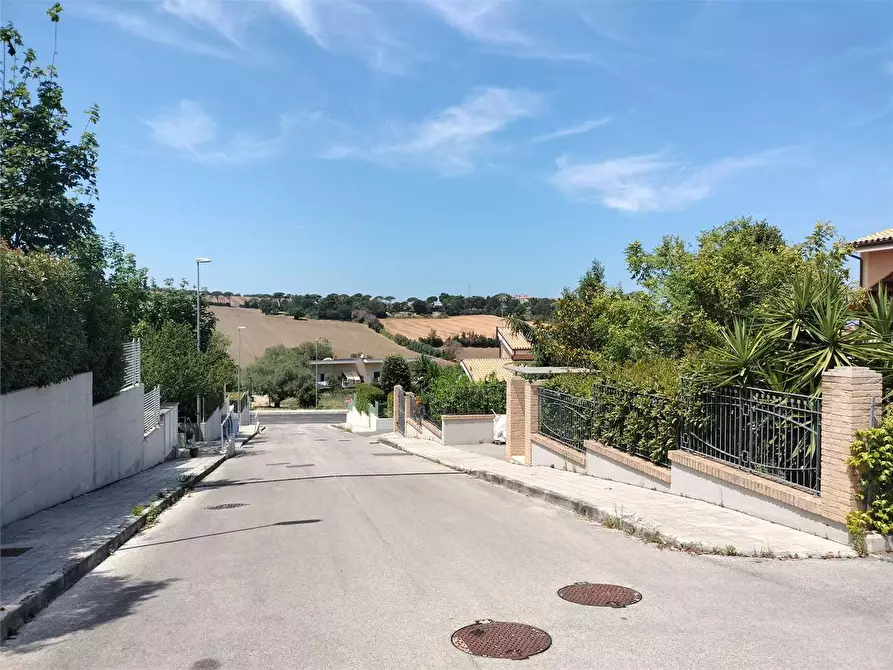 Immagine 37 di Appartamento in vendita  in VIA SARAGAT a Ancona