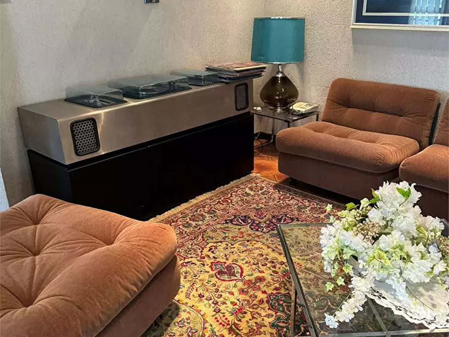 Immagine 27 di Villa in vendita  a Serra San Quirico