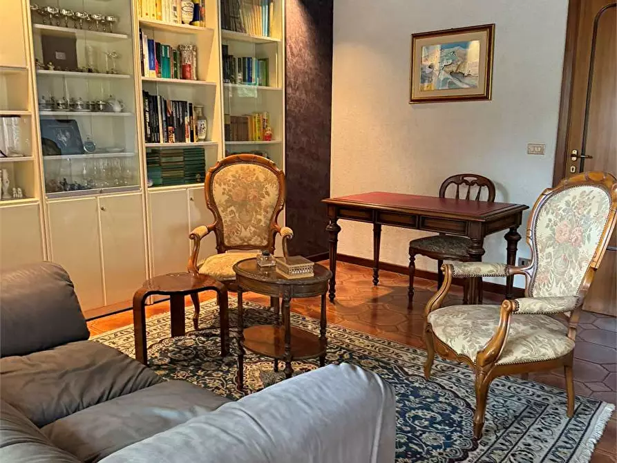 Immagine 2 di Villa in vendita  a Serra San Quirico