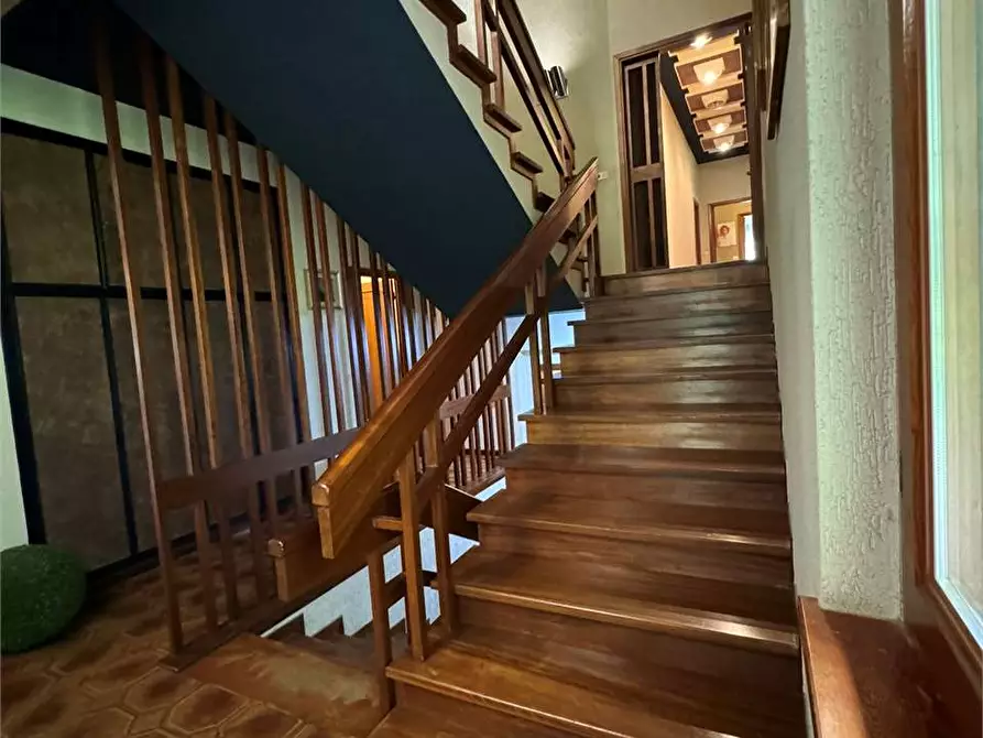 Immagine 33 di Villa in vendita  a Serra San Quirico