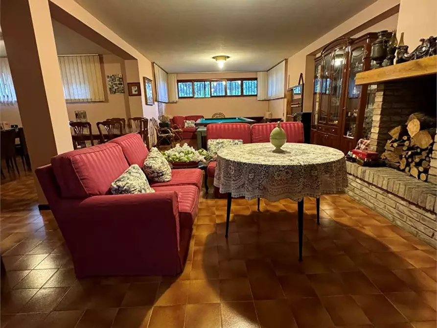 Immagine 38 di Villa in vendita  a Serra San Quirico