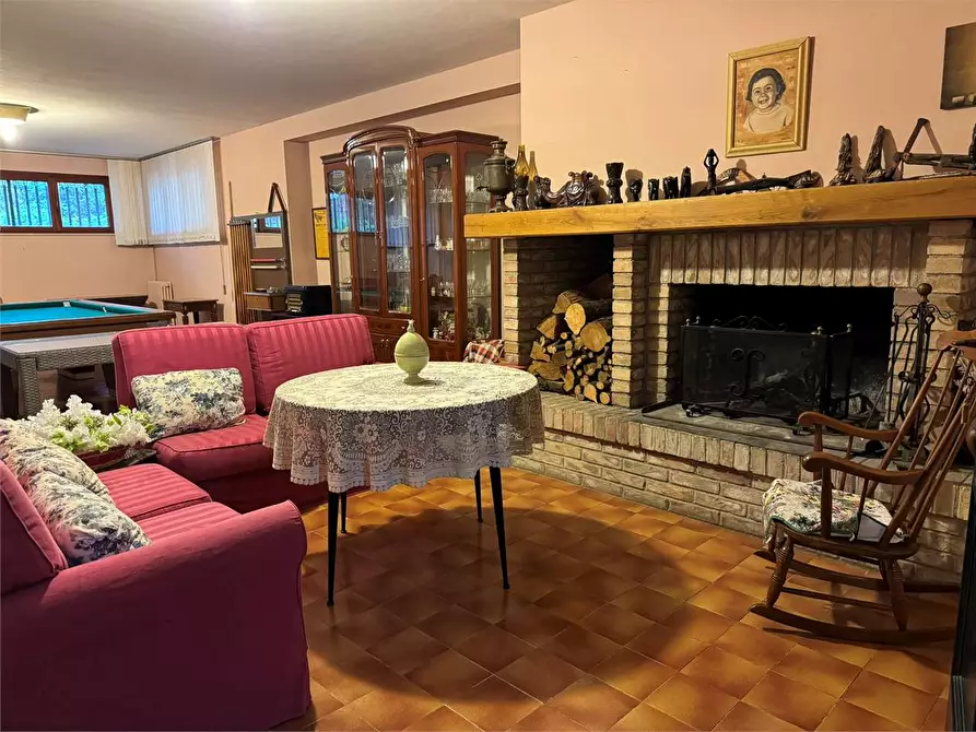 Immagine 41 di Villa in vendita  a Serra San Quirico