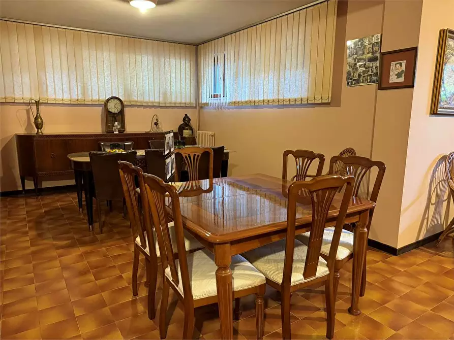 Immagine 42 di Villa in vendita  a Serra San Quirico