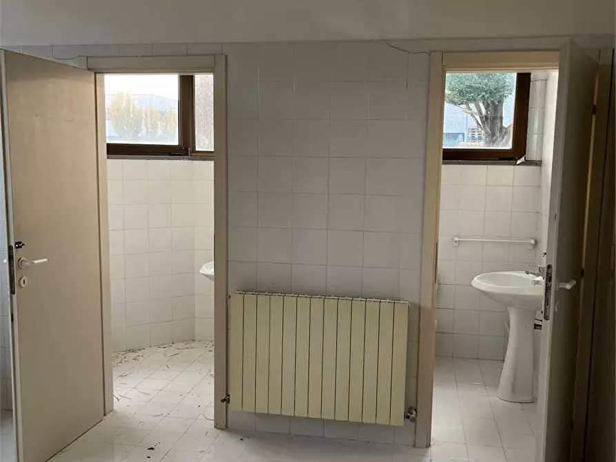 Immagine 16 di Laboratorio in affitto  in via dell' artigiano 1 a Monte San Vito