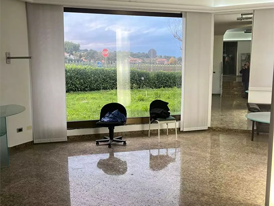 Immagine 9 di Ufficio in affitto  in via dell' artigiano  1 a Monte San Vito