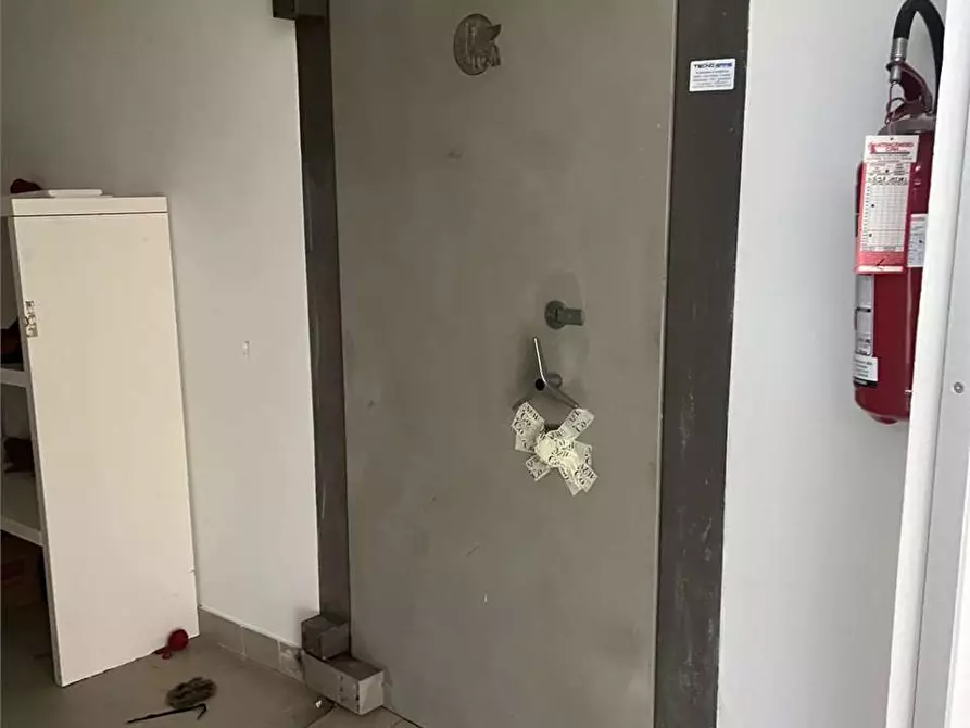 Immagine 12 di Ufficio in affitto  in via dell' artigiano  1 a Monte San Vito