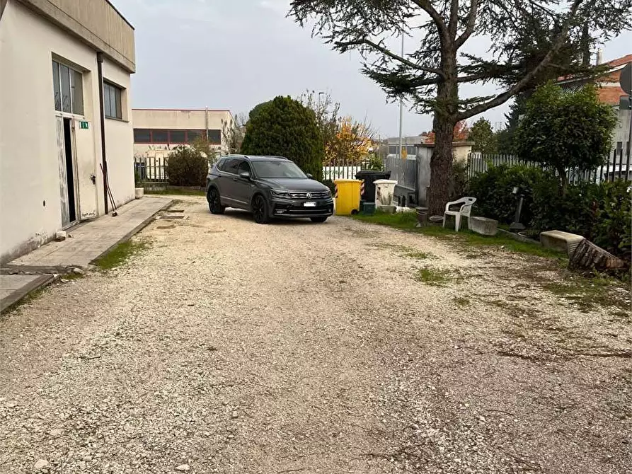 Immagine 23 di Capannone industriale in affitto  in via dell'artigianato 1 a Monte San Vito